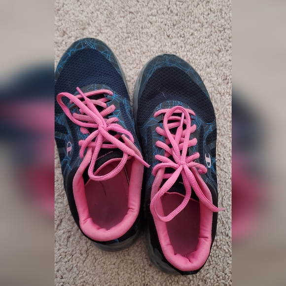 Champions - Picture 2 of 5